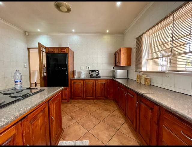 3 BEDROOM HOUSE FOR SALE IN THREE RIVERS EAST